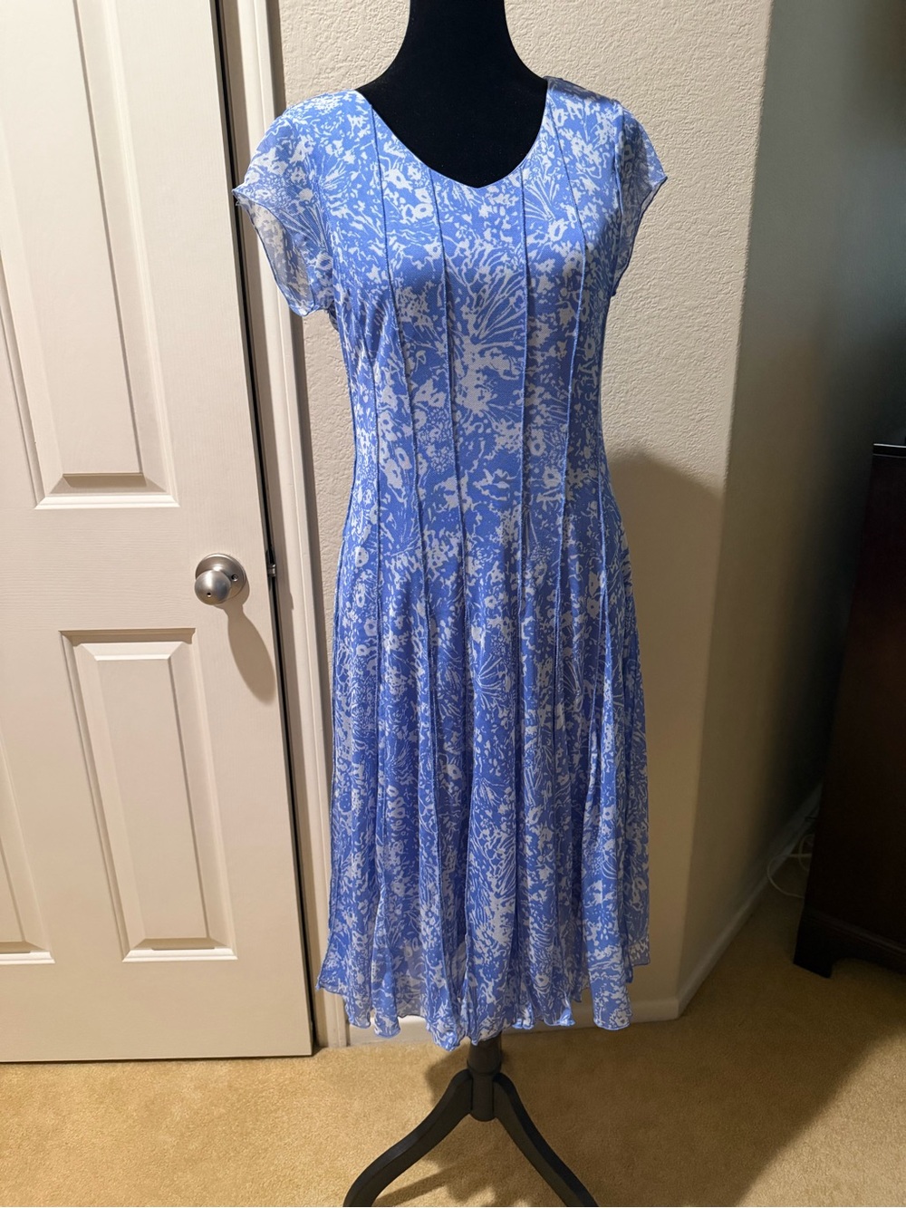 Coldwater Creek Blue and White Floral Midi Dress